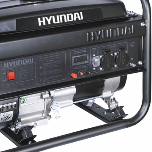 Бензиновий генератор Hyundai HHY 3050F 